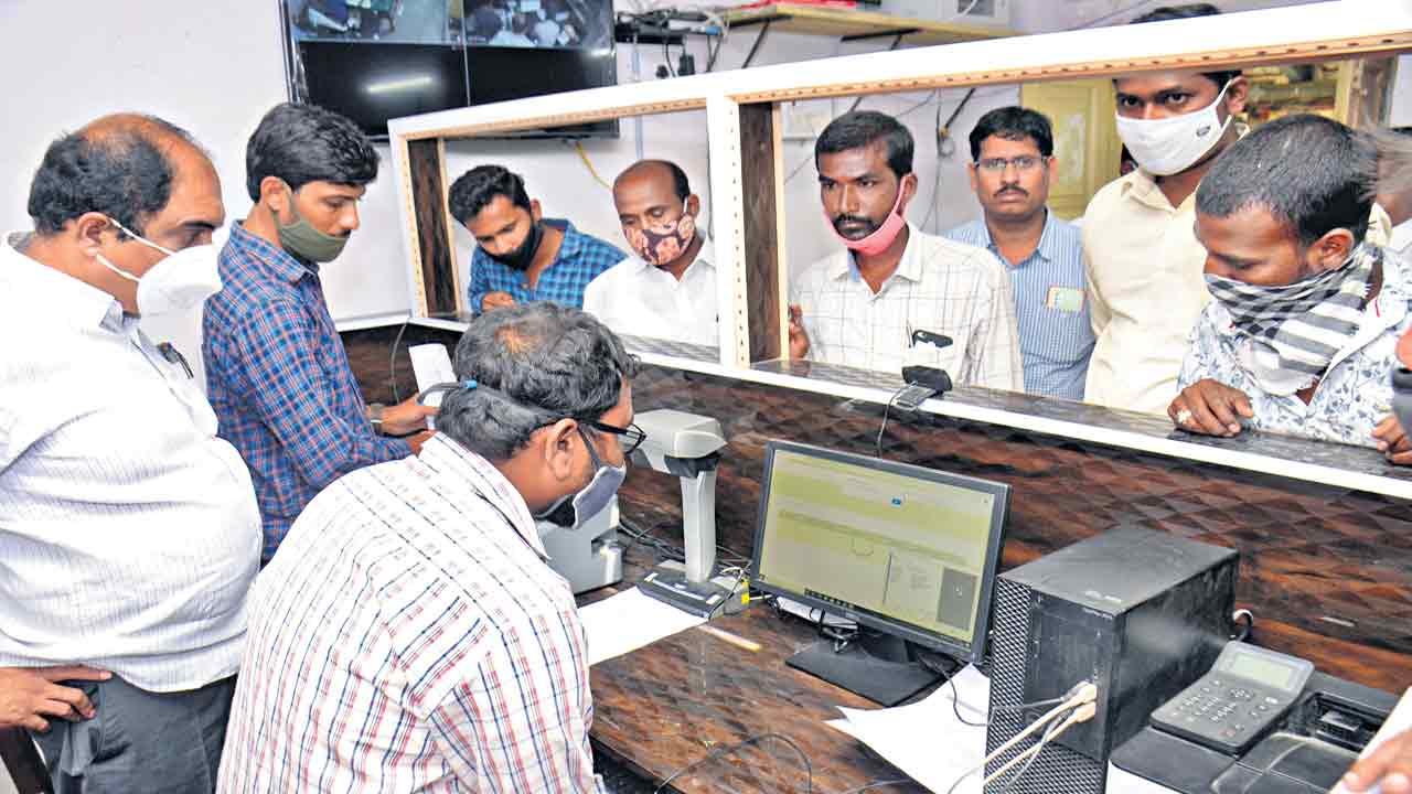 Dharani | ధరణి లేకుంటే దారుణమే.. ‘రాత’ పద్ధతే రావాల్నా.. పాత పరేషానే ఉండాల్నా?..