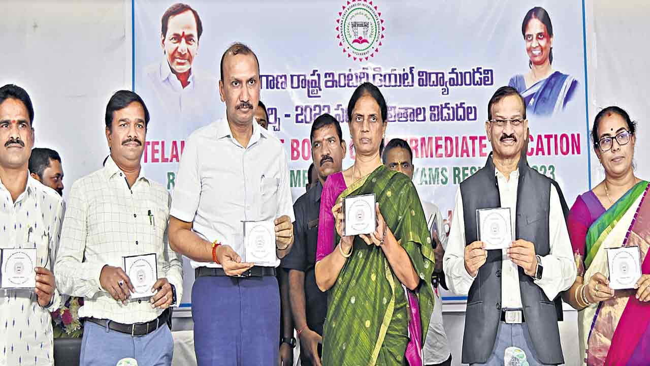 ఇంటర్‌ ఫలితాల్లో బాలికల హవా