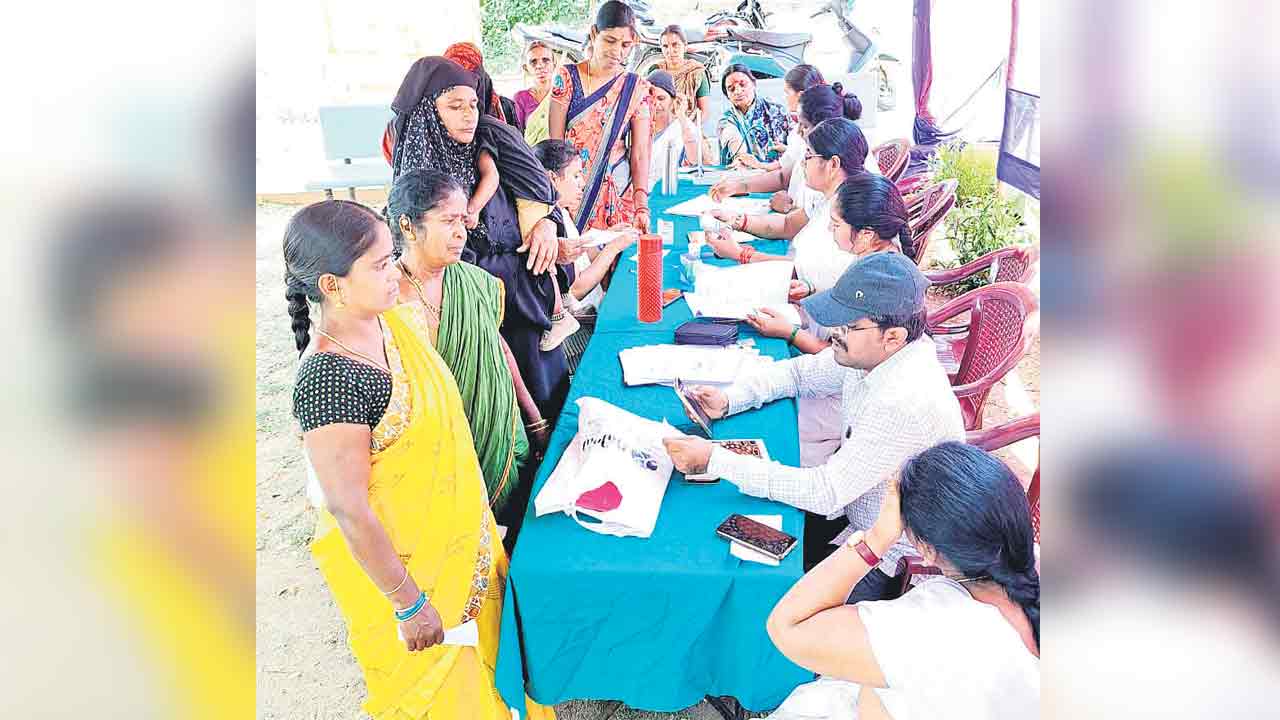 ఆరోగ్య మహిళా కేంద్రాలకు విశేష స్పందన