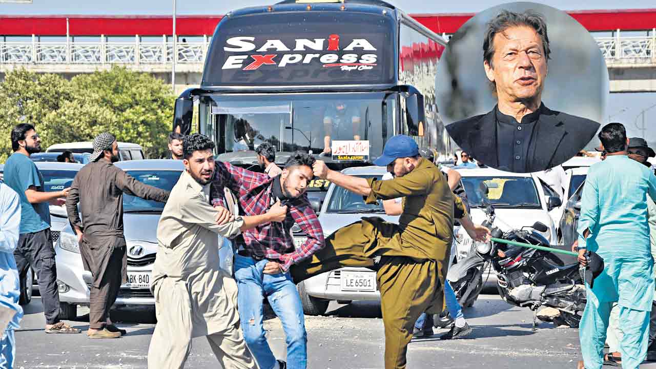 పాకిస్థాన్‌లో విధ్వంసకాండ