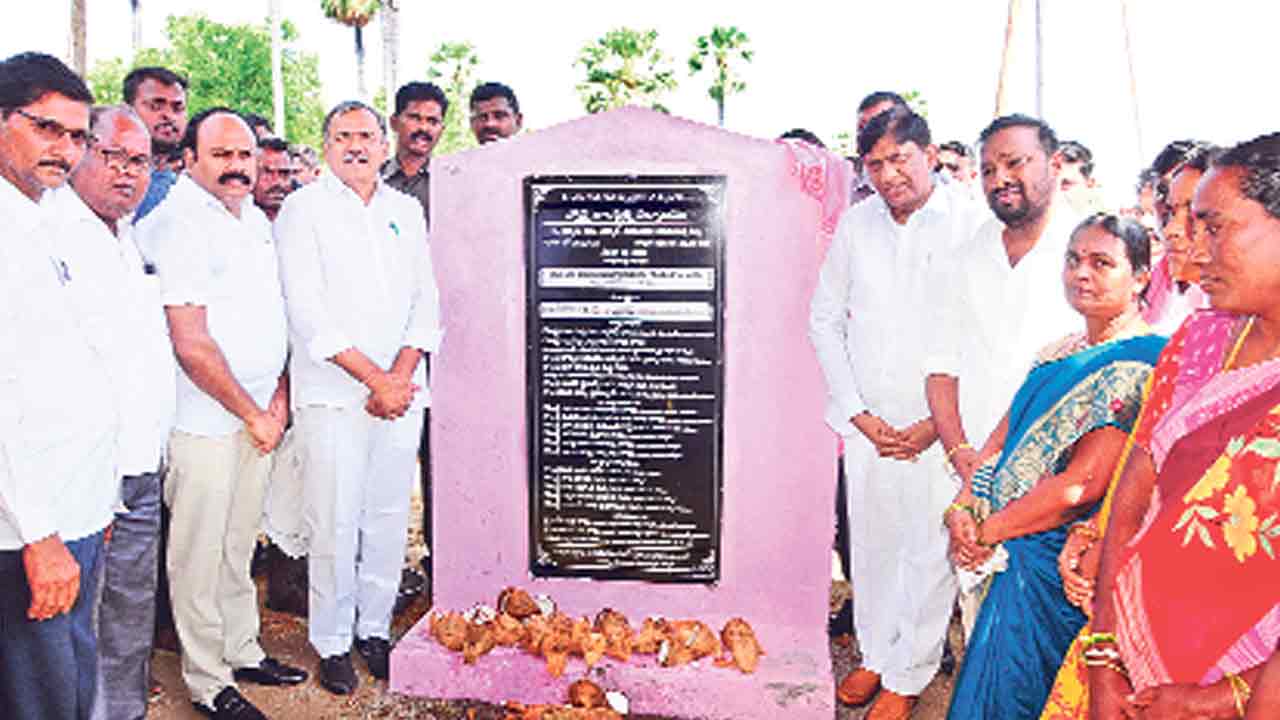 సమగ్ర అభివృద్ధిలో తెలంగాణ దేశానికే దిక్సూచి