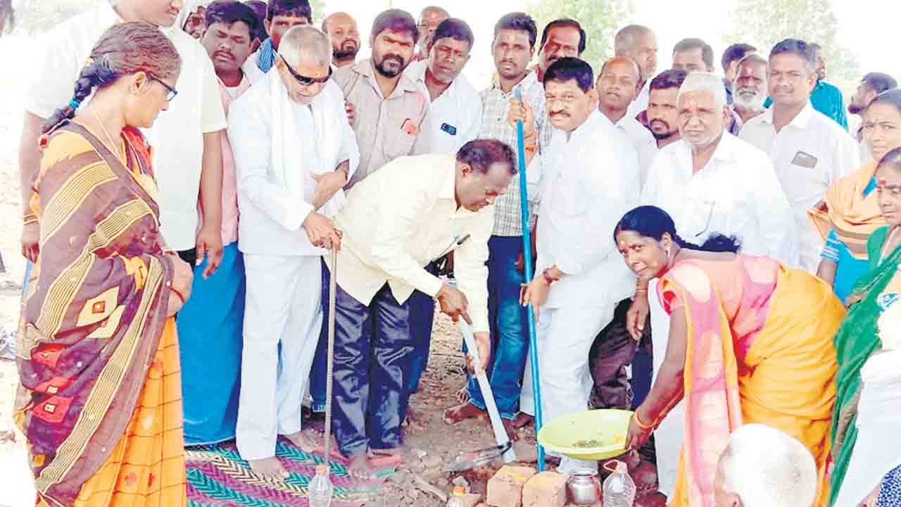 బీఆర్‌ఎస్‌ హయాంలోనే ఆలయాల అభివృద్ధి