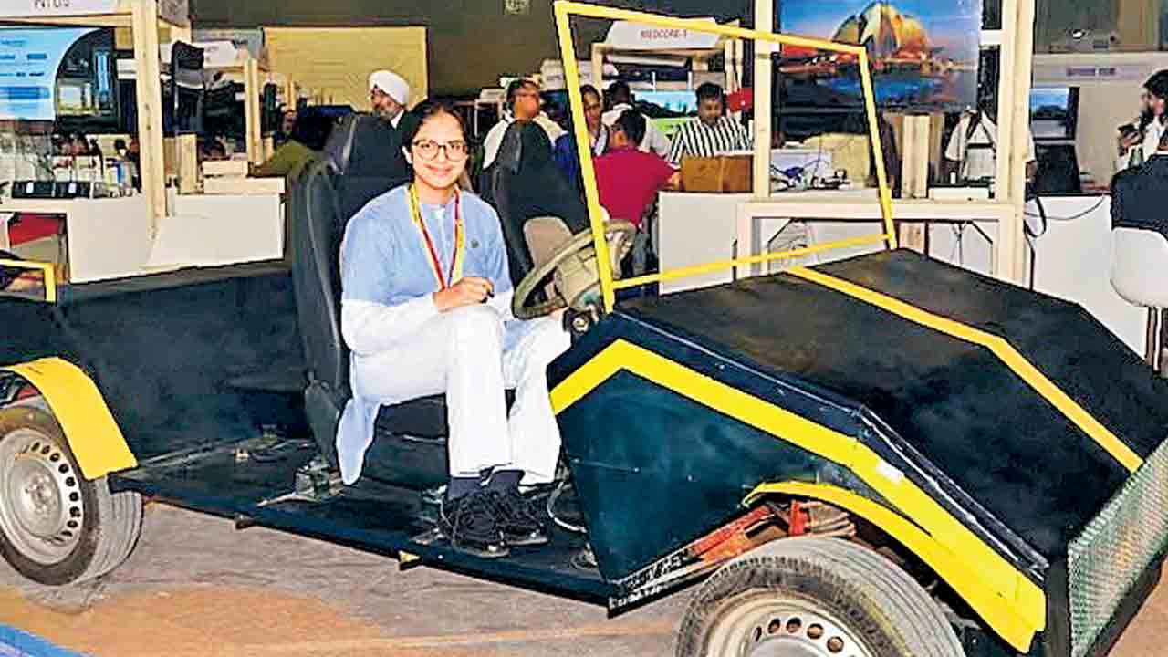 సౌరశక్తితో నడిచే ఆగ్రో వెహికల్‌