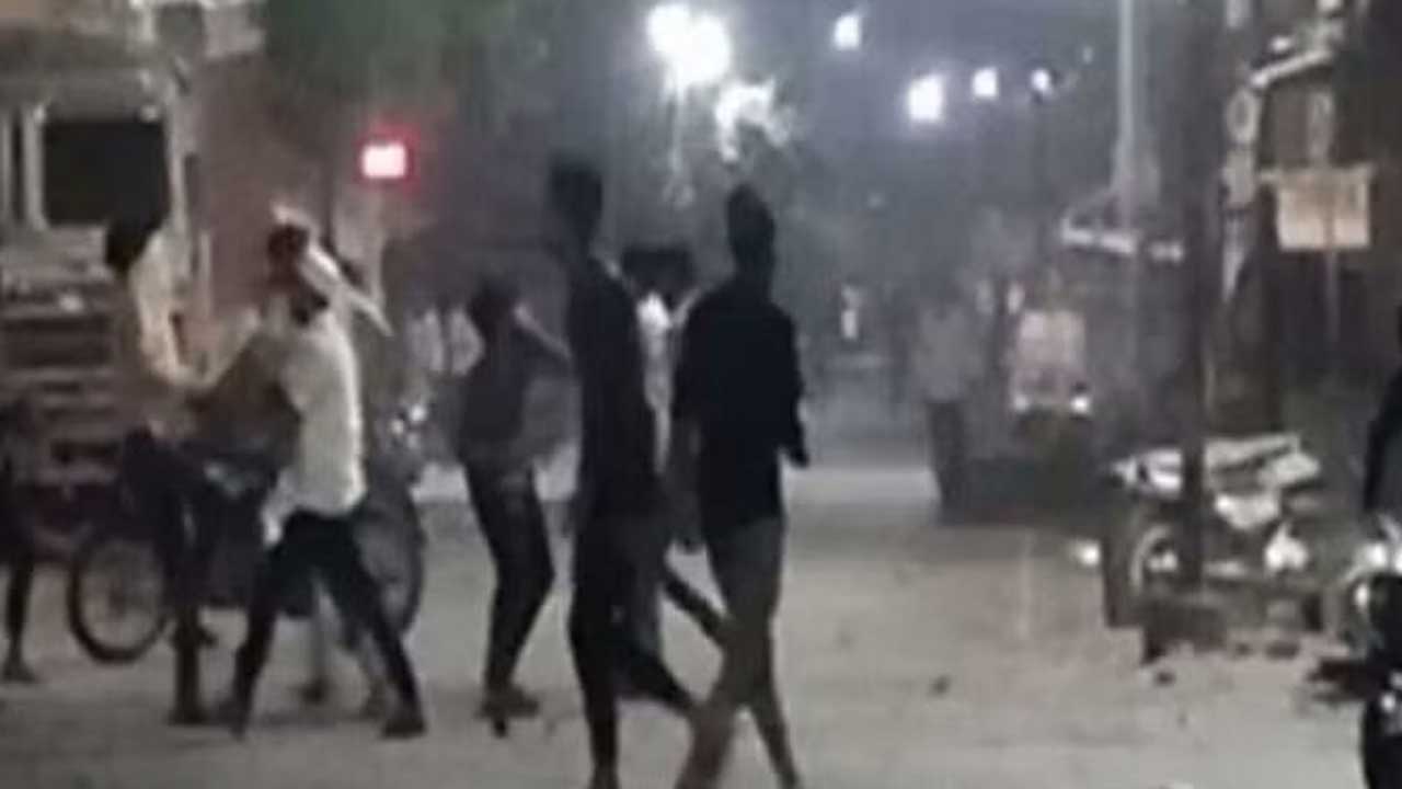 Akola Clashes | అకోలాలో ఇరువర్గాల మధ్య ఘర్షణ.. 144 సెక్షన్‌ అమలు..!