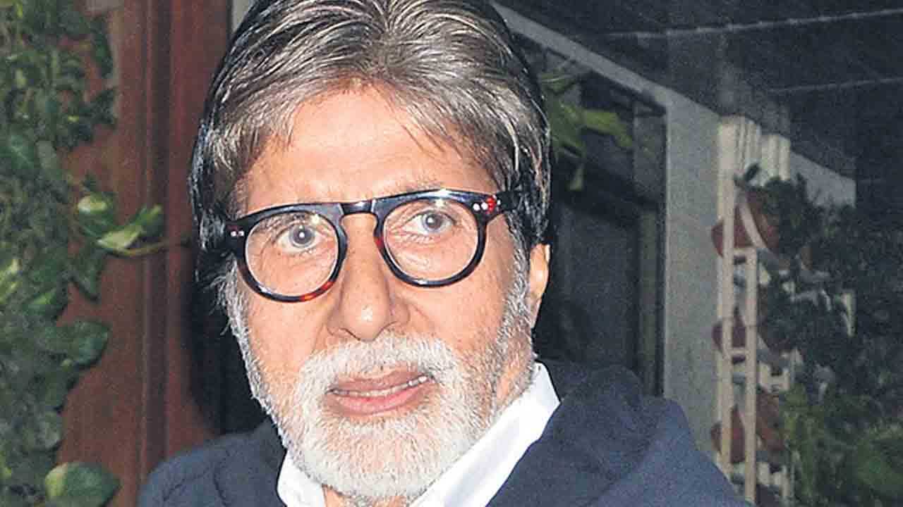 Amitabh Bachchan |  హెల్మెట్‌ ఎందుకు పెట్టుకోలేదంటే?