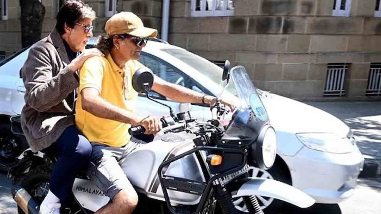 Amitabh Bachchan | ట్రాఫిక్‌లో చిక్కుకుపోయిన అమితాబ్‌ బచ్చన్‌.. లిఫ్ట్‌ అడిగి లొకేషన్‌కు చేరుకున్న బిగ్‌బీ