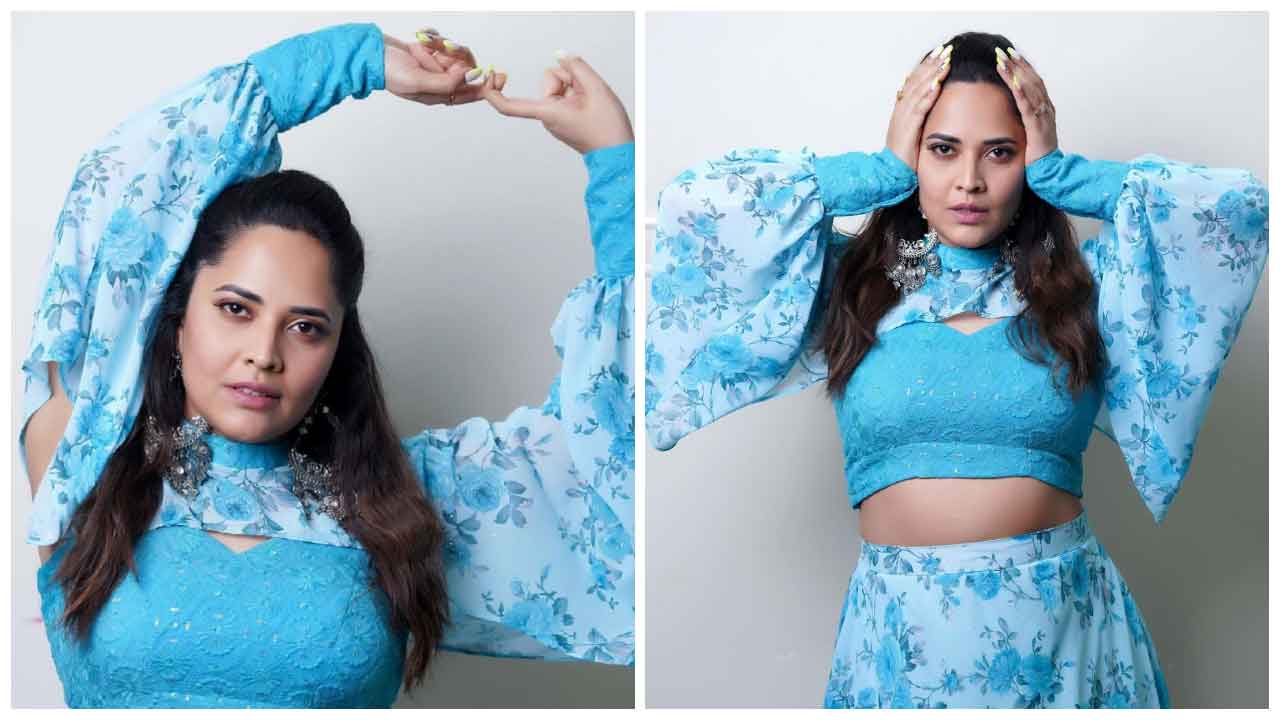 Anasuya Bharadwaj | బ్లూ కలర్ డ్రెస్‌లో మురిపిస్తున్న అనసూయ భరద్వాజ్..