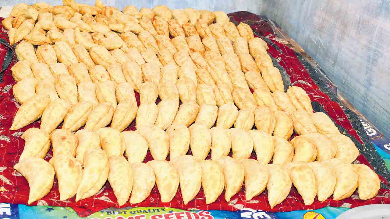 సుల్తాన్‌పూర్‌.. అప్పాలు తయార్‌