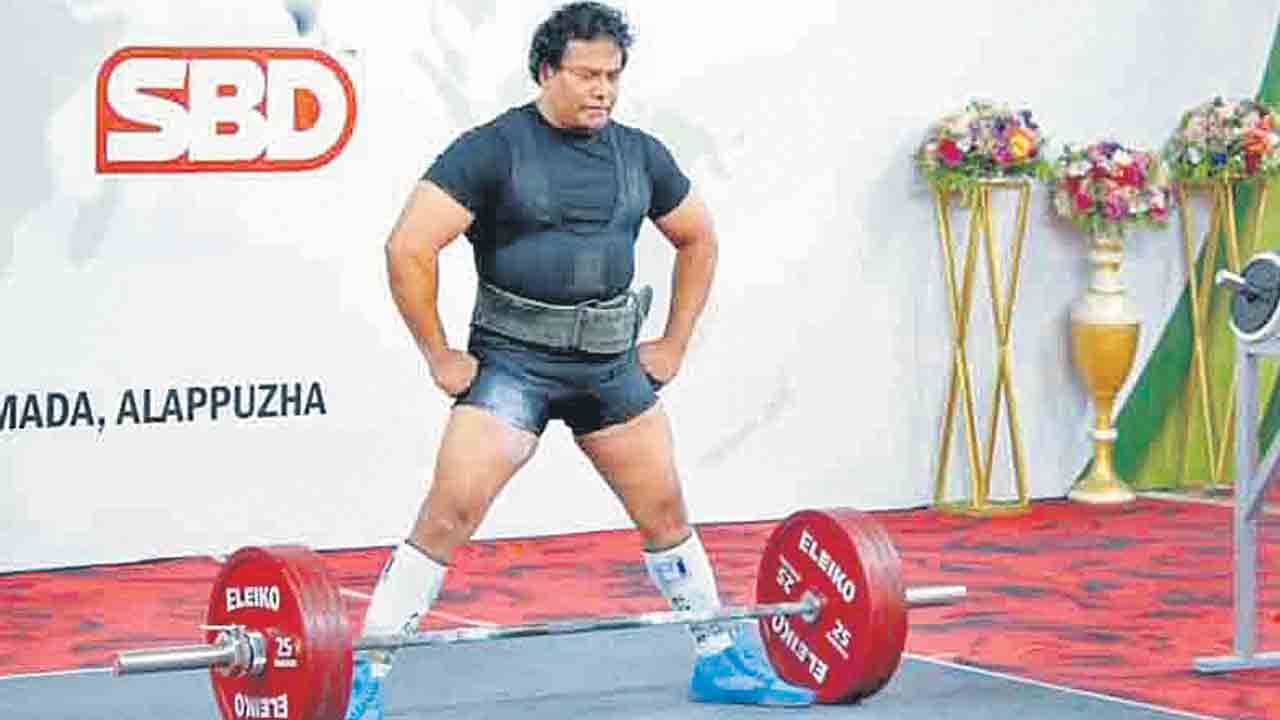 రవి బిడ్లాన్‌కు పసిడి