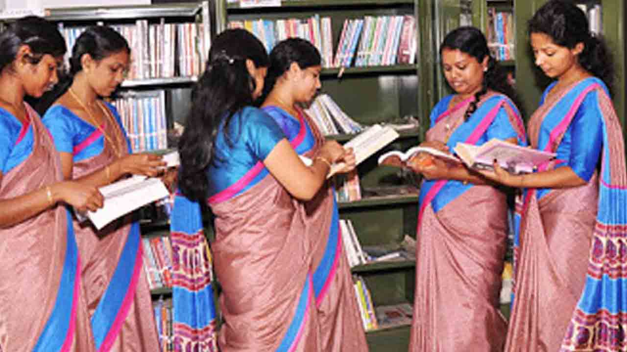 బీటెక్‌, బీఈడీ అభ్యర్థులను పరిగణనలోకి తీసుకోండి