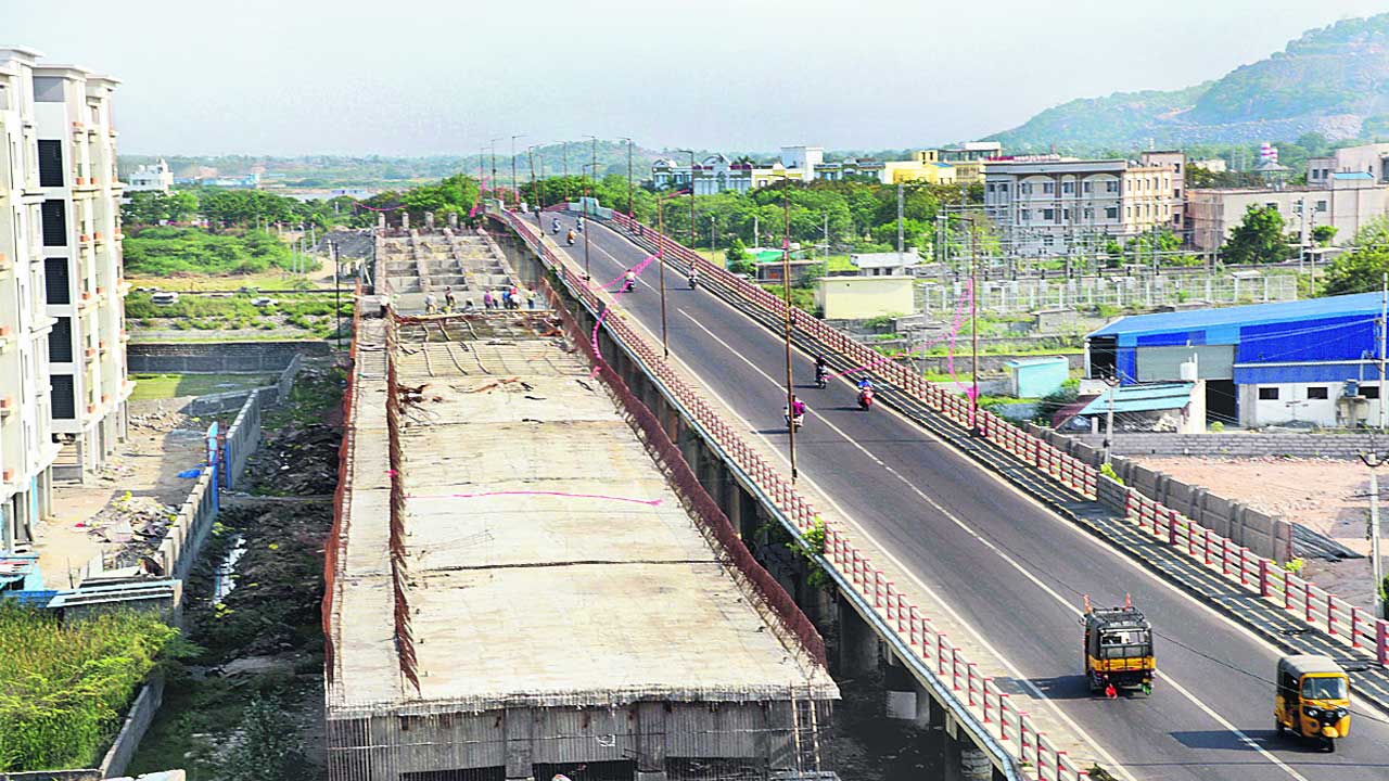 శరవేగంగా ఆర్వోబీల నిర్మాణం