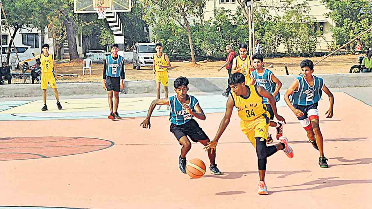 హోరాహోరీగా బాస్కెట్‌బాల్‌ టోర్నీ