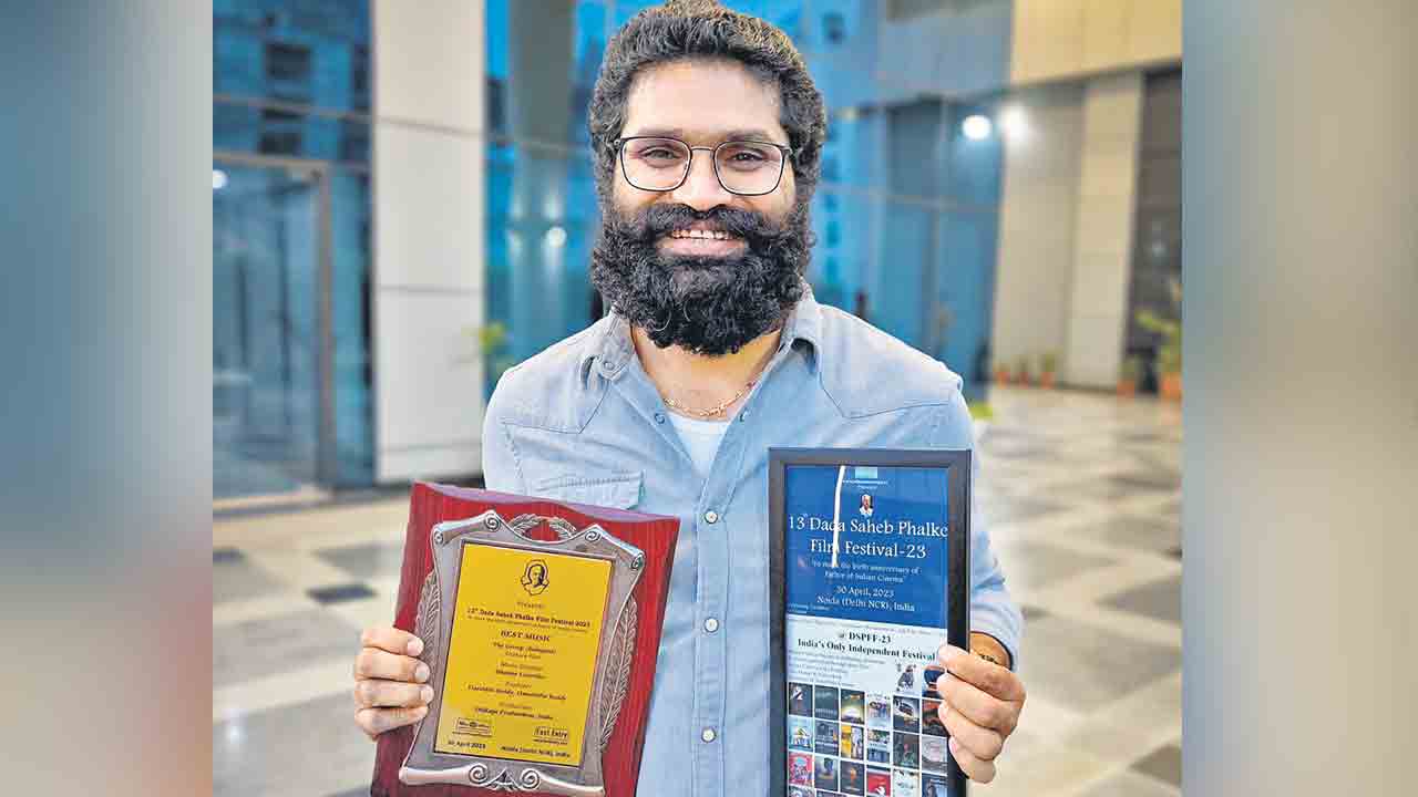 ‘బలగం’ చిత్ర సంగీత దర్శకుడికి పురస్కారం