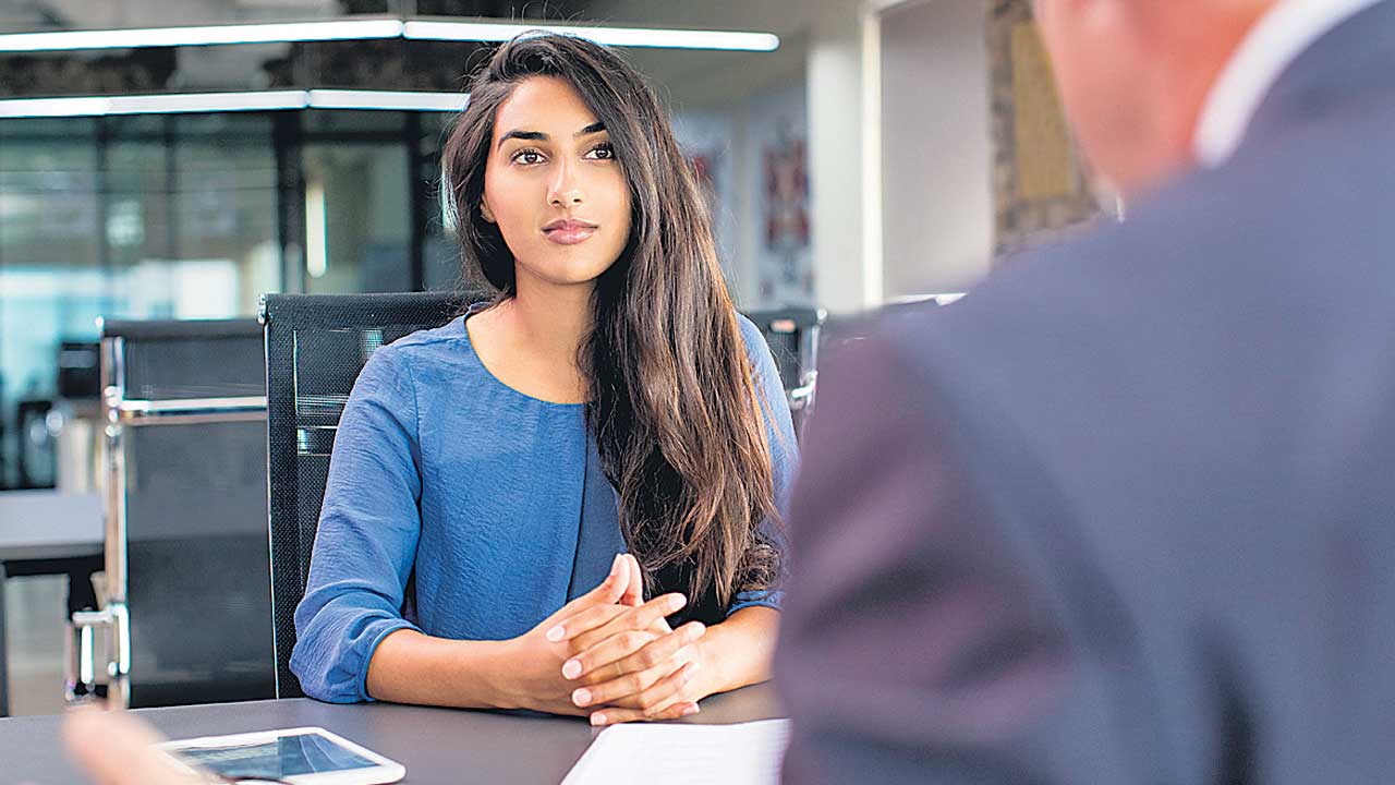 Interview skills |  బాడీ లాంగ్వేజీ మార్చుకో  కొలువు సొంతం చేసుకో..