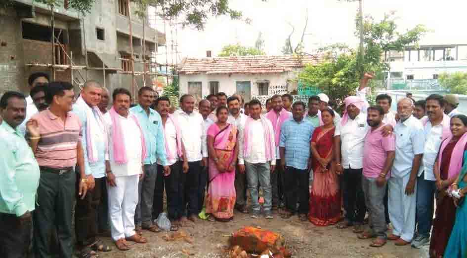 పారిశ్రామిక వాడలో అభివృద్ధి పరుగులు