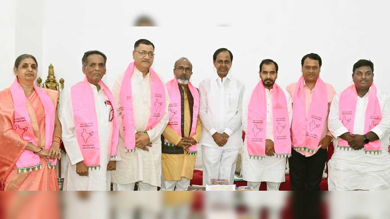 BRS Party | బీఆర్‌ఎస్‌లోకి మధ్యప్రదేశ్‌ నేతలు.. బుద్ధసేన్ పటేల్‌ను కోఆర్డినేటర్‌గా నియమించిన కేసీఆర్‌