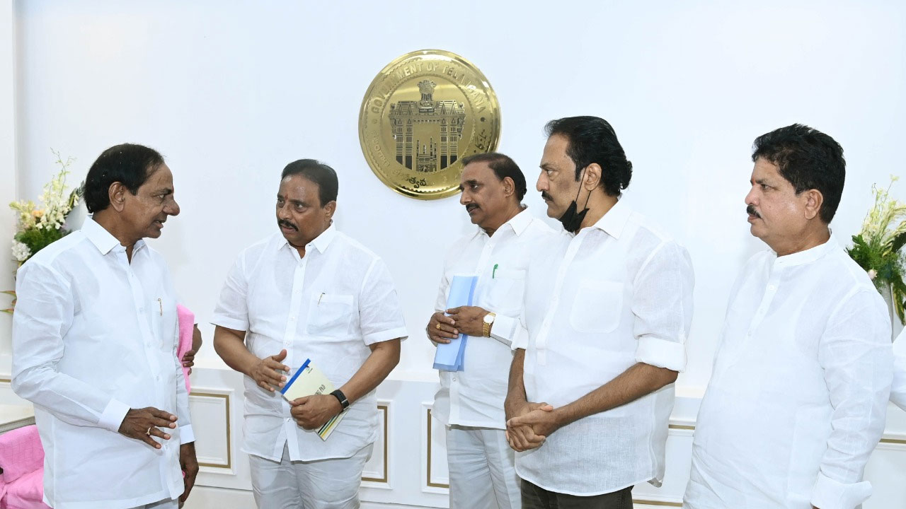 CM KCR | జంటనగరాల ప్రజలకు శుభవార్త చెప్పిన సీఎం కేసీఆర్.. ఇండ్ల క్రమబద్ధీకరణ మరో నెల రోజులు గడువు పొడిగింపు..!