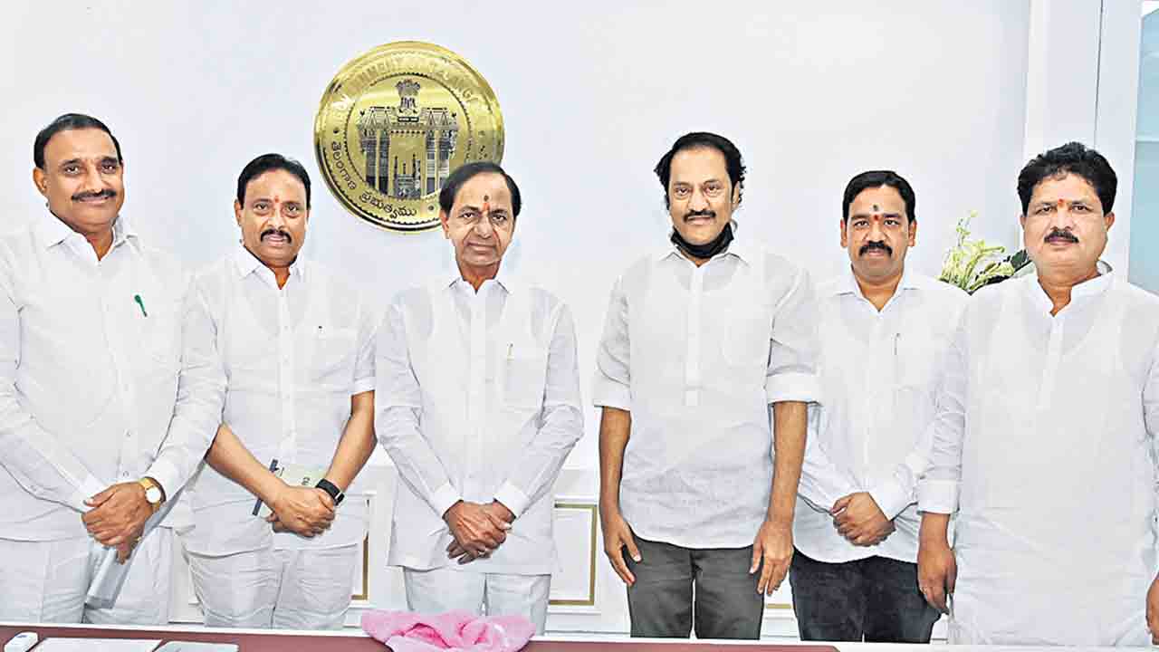 Cm Kcr With Ministers