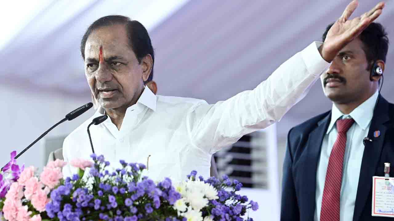 అపూర్వం.. అట్టహాసం