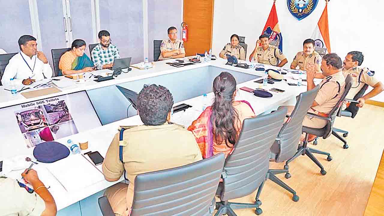 నెలాఖరుకు.. సీడీఈడబ్ల్యూ సెంటర్లు