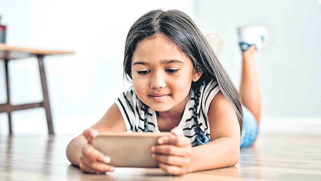 సెల్‌ఫోన్‌ వద్దు.. ఆటలే ముద్దు