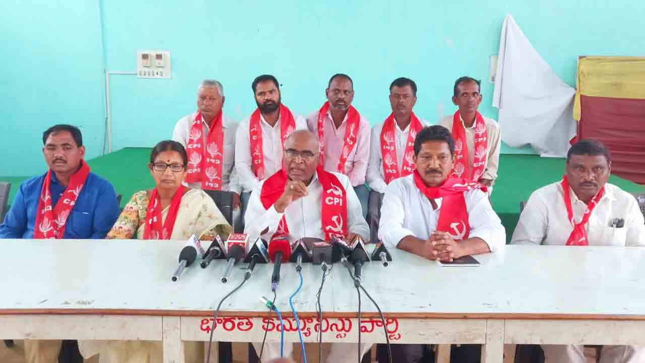 Chada Venkata Reddy | రాజరిక వ్యవస్థ తెచ్చేందుకే పార్లమెంట్‌లో రాజదండం : చాడ వెంకటరెడ్డి
