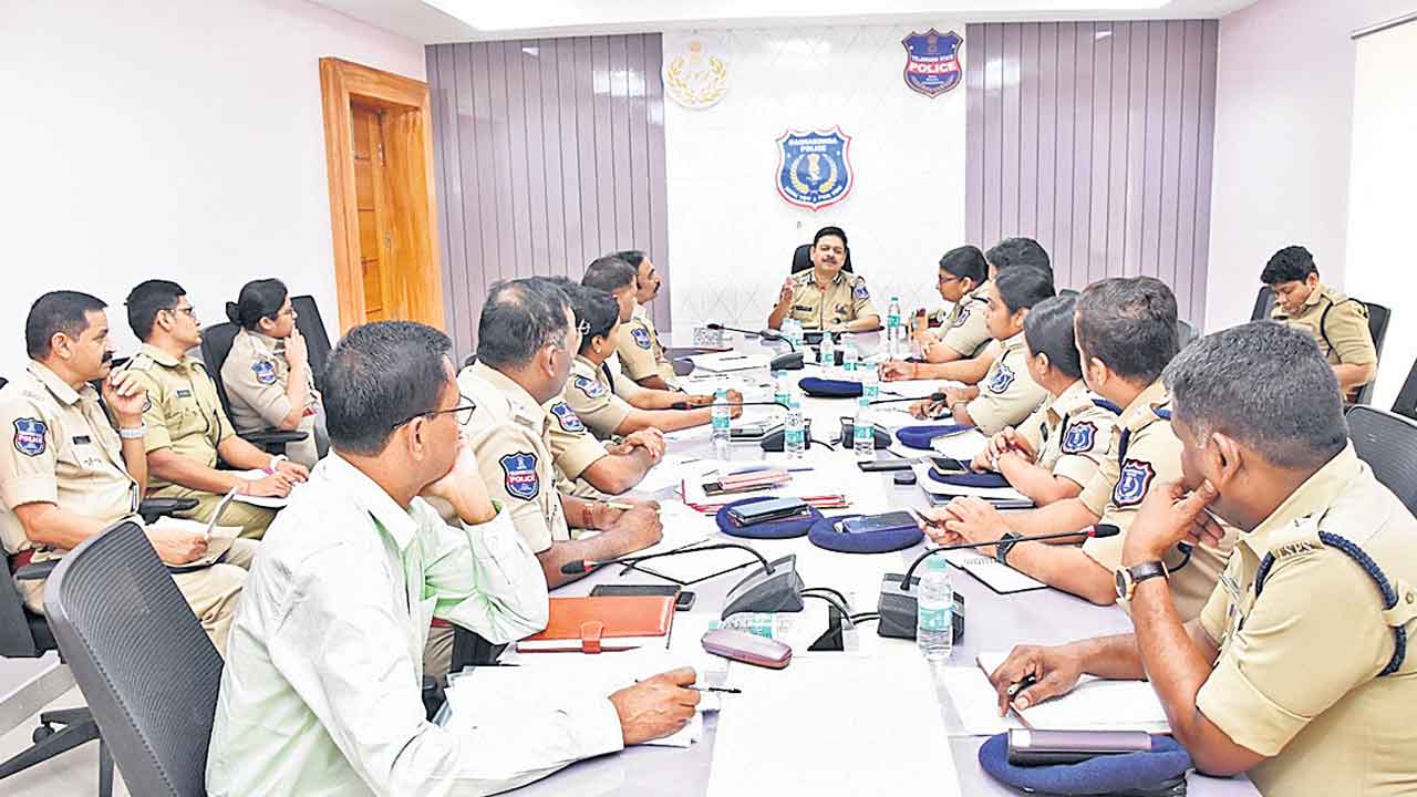 అంతర్రాష్ట్ర దొంగలపై నిఘా పెంచాలి