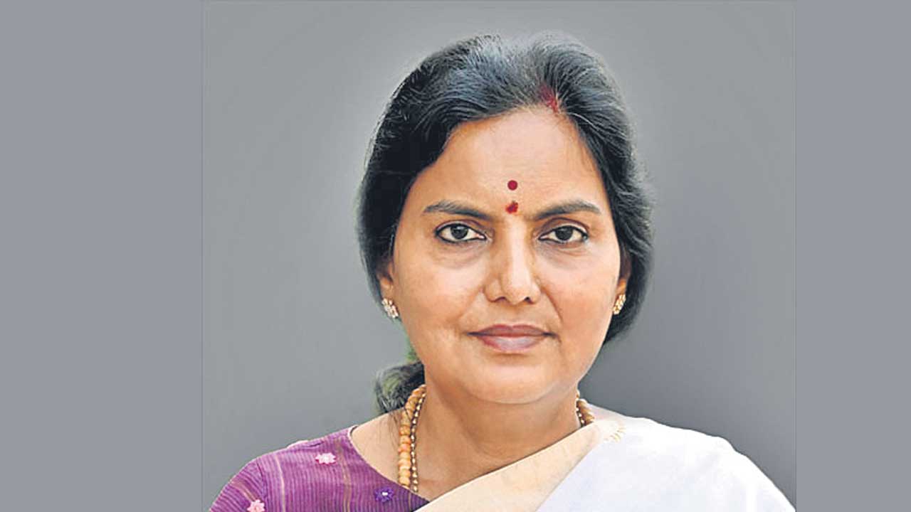 కాలువల వెంట మొక్కలు నాటాలి