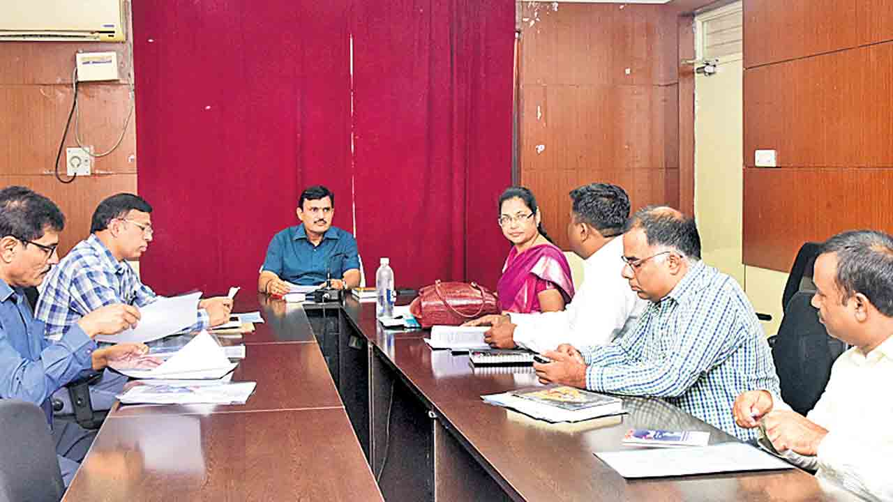 జ‌న్ ఆరోగ్య స‌మితుల‌ను ఏర్పాటు చేయాలి