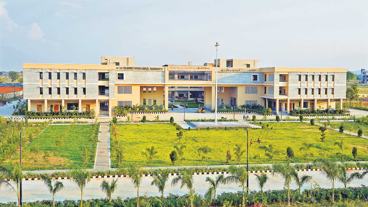 4 నుంచి మరో నాలుగు కలెక్టరేట్ల ప్రారంభం