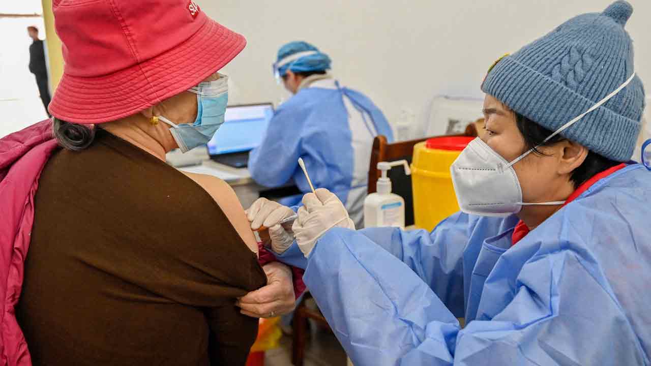 Covid-19 in China | చైనాలో మళ్లీ విజృంభిస్తున్న కరోనా వైరస్‌.. వారానికి 6.5 కోట్ల కేసులు నమోదవుతాయని అంచనా