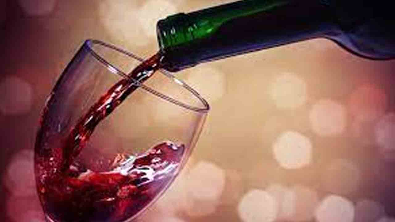 మద్యం సిండికేట్‌ వెనుక ఐఏఎస్‌