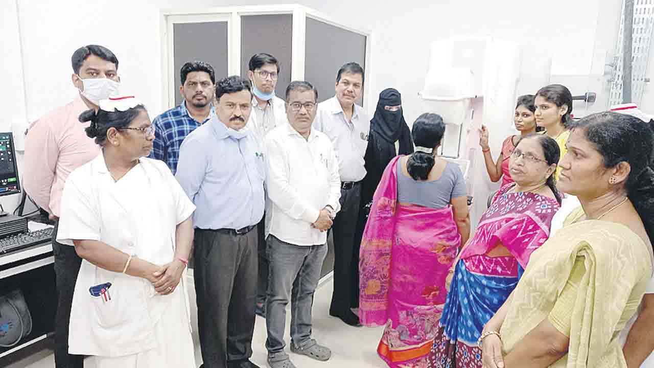 బ్రెస్ట్‌ క్యాన్సర్‌ నిర్ధారణ పరీక్షలు చేయించుకోవాలి..