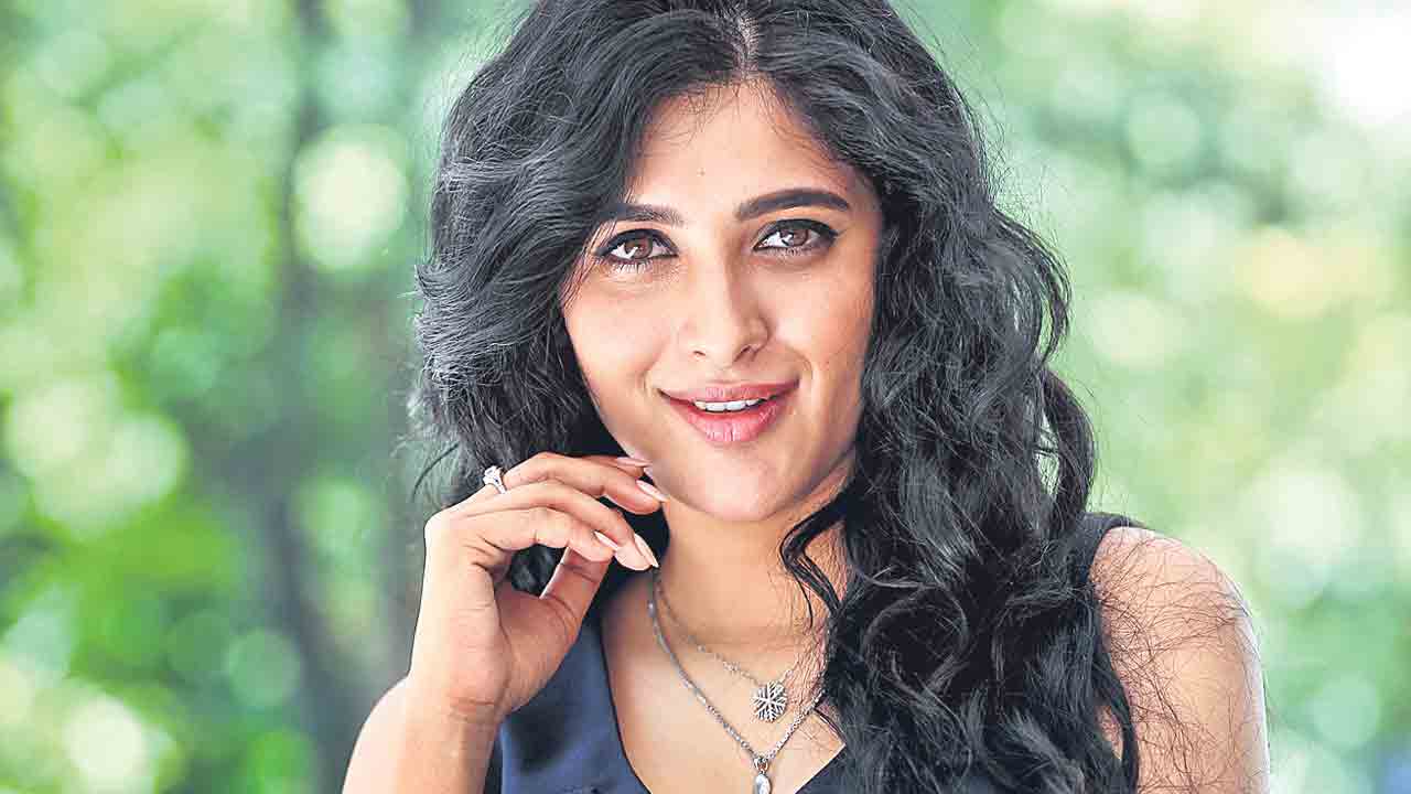 తేజ దర్శకత్వంలో చేయడం లక్కీ!