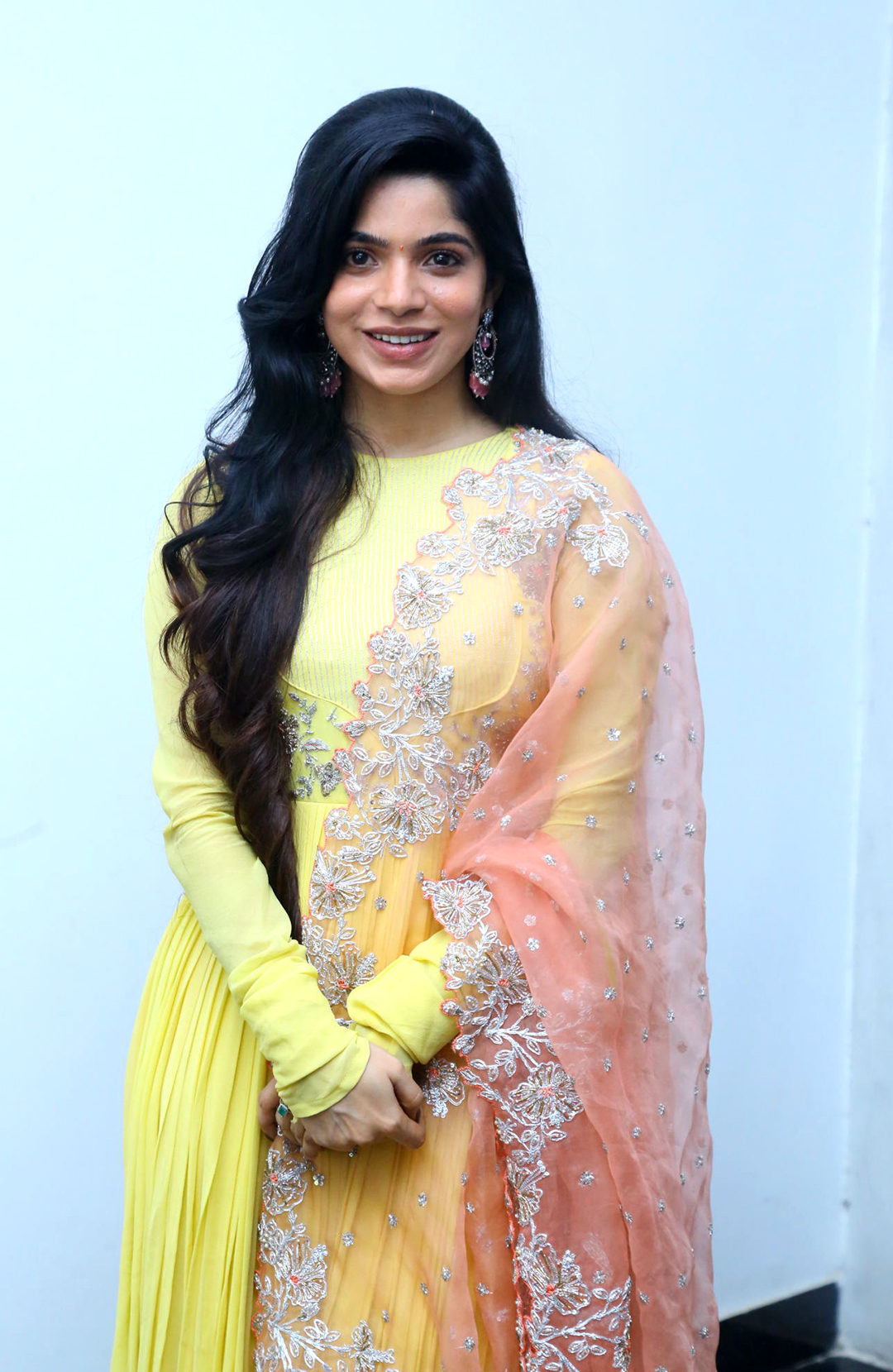 ఈ సందర్భంగా దర్శకుడు చిత్ర విశేషాలు తెలియజేస్తూ ‘ఫీల్‌గుడ్‌ ఫ్యామిలీ ఎంటర్‌టైనర్‌ ఇది. 
