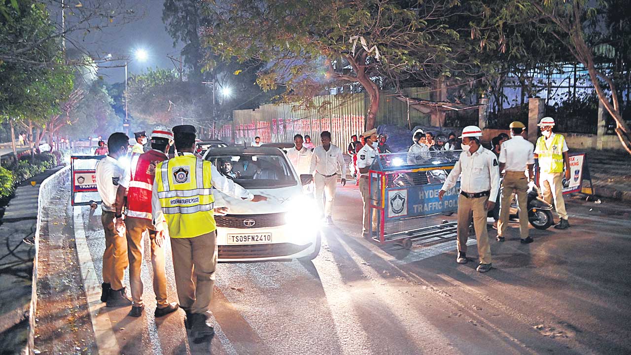 రోడ్డు ప్రమాదాల నివారణపై పోలీస్‌ ఫోకస్‌