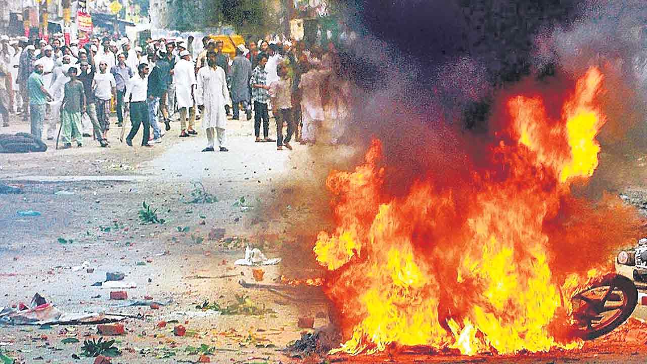 Karnataka elections |  ఎన్నికల ముందు మత చిచ్చులు