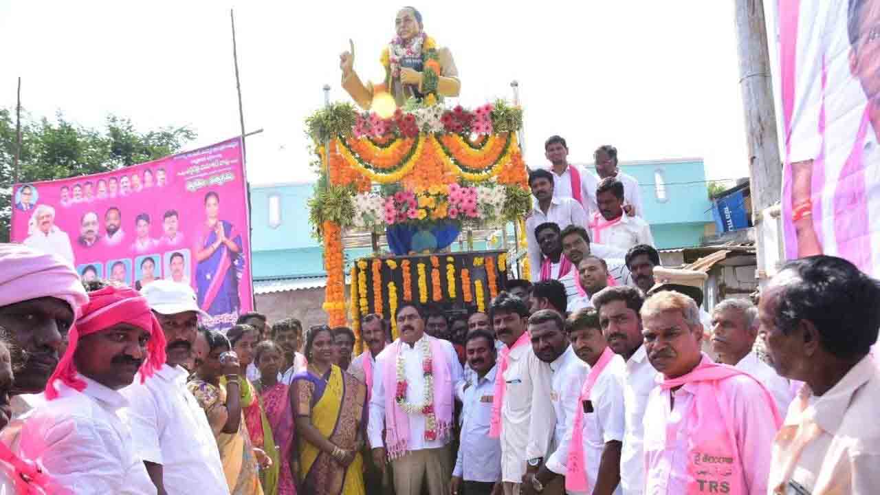 సీఎం కేసీఆర్‌తో సుపరిపాలన.. మరో మారు కేసీఆర్‌ను ఆశీర్వదించాలి: ఎర్రబెల్లి