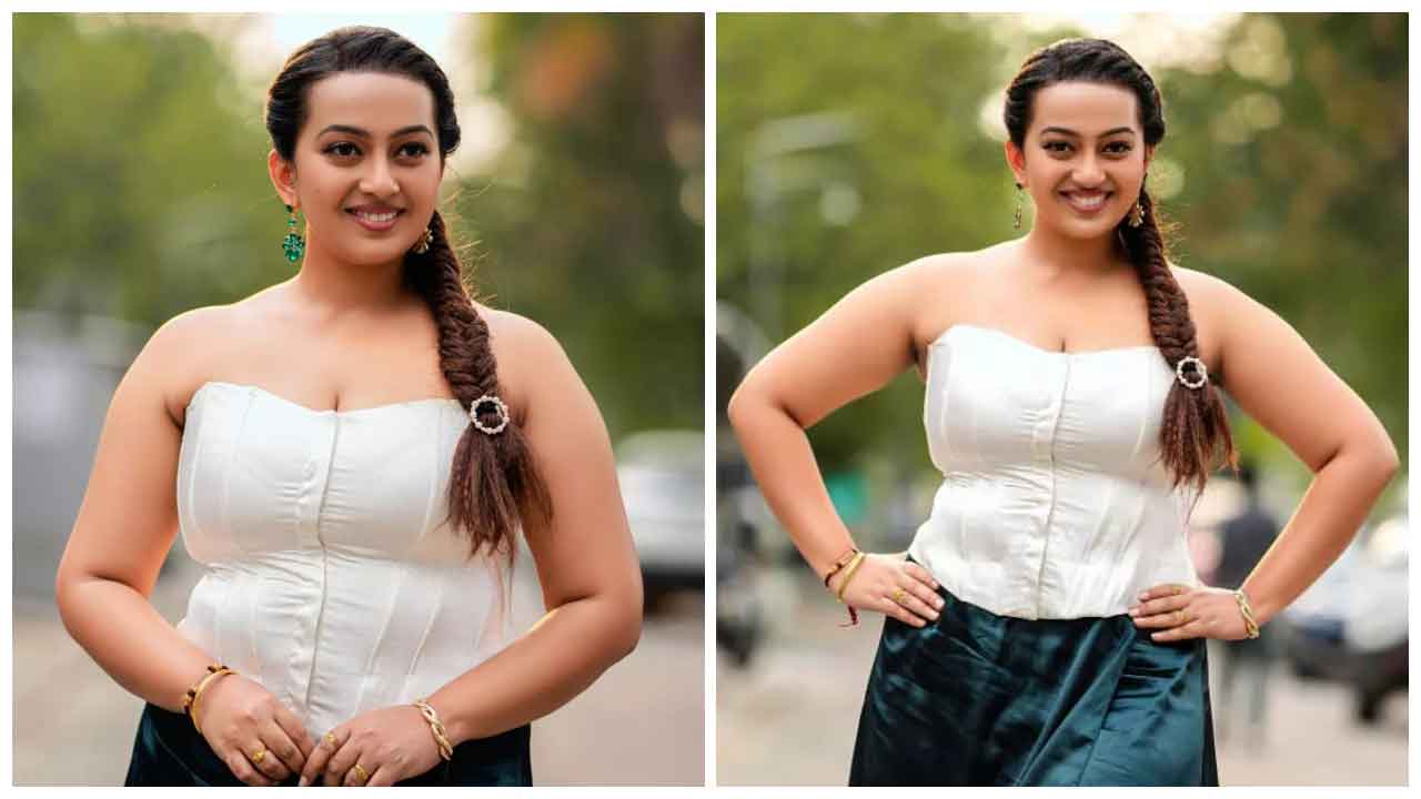 Ester Noronha | స్లీవ్ లెస్ డ్రెస్‌లో అల‌రిస్తున్న ఎస్తేర్..