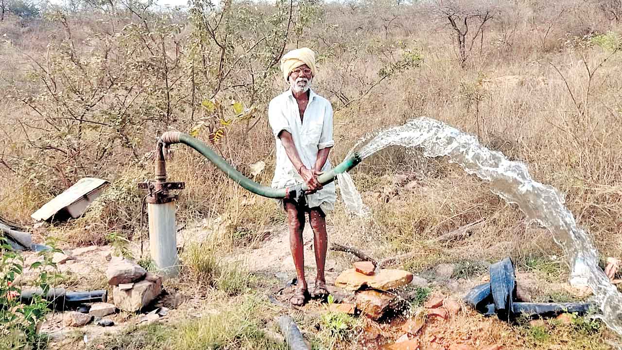 Ground water level |  రాతి గుట్టలపై జల సిరులు.. రెండు కార్లు వరి పండిస్తున్న రైతులు