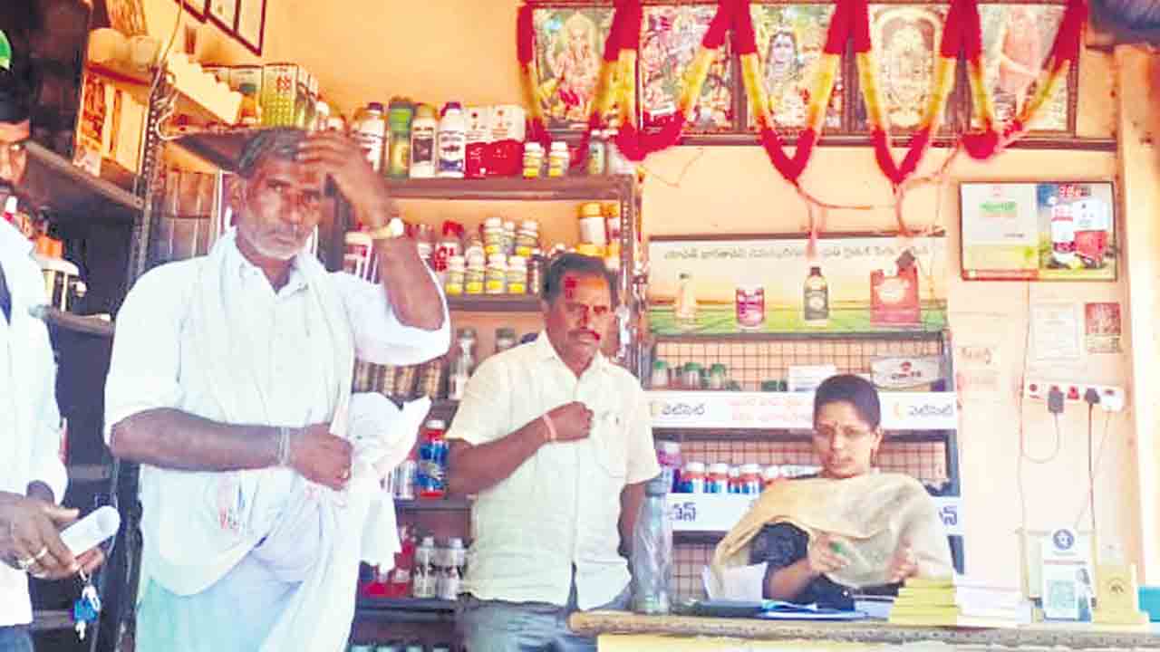 అప్రమత్తతతో నకిలీలకు చెక్‌