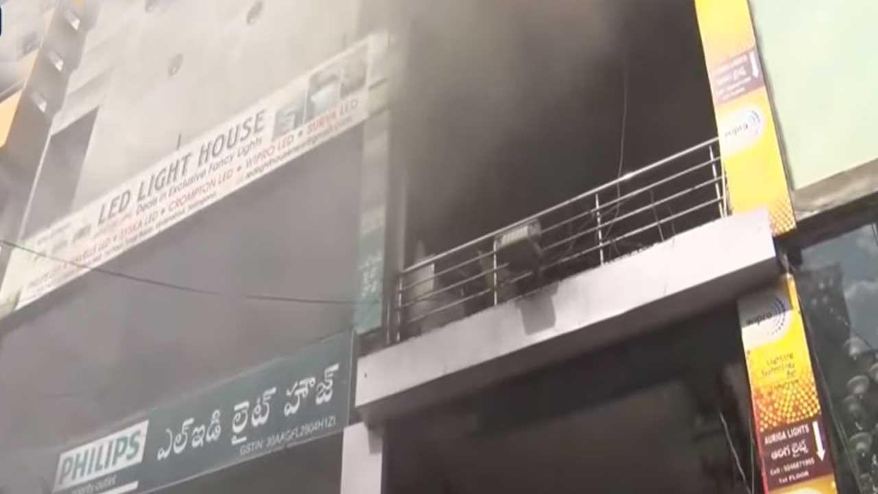 Fire Accident | అబిడ్స్‌ ట్రూప్‌ బజార్‌లో అగ్ని ప్రమాదం