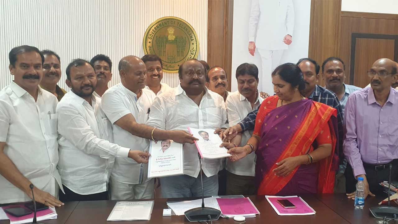 Minister Gangula | రేషన్‌ డీలర్లతో మంత్రి గంగుల చర్చలు సఫలం.. సమ్మె విరమిస్తున్నట్లు ప్రకటన..!