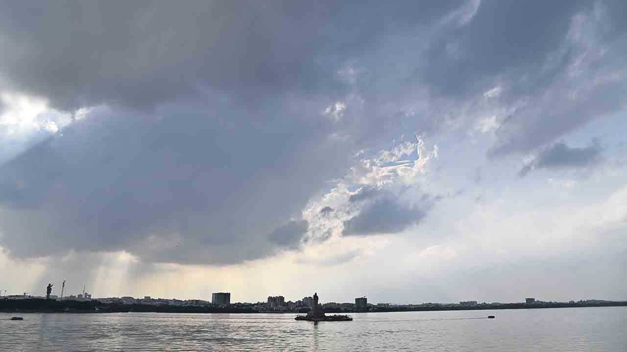 ఈదురుగాలులతో వాన