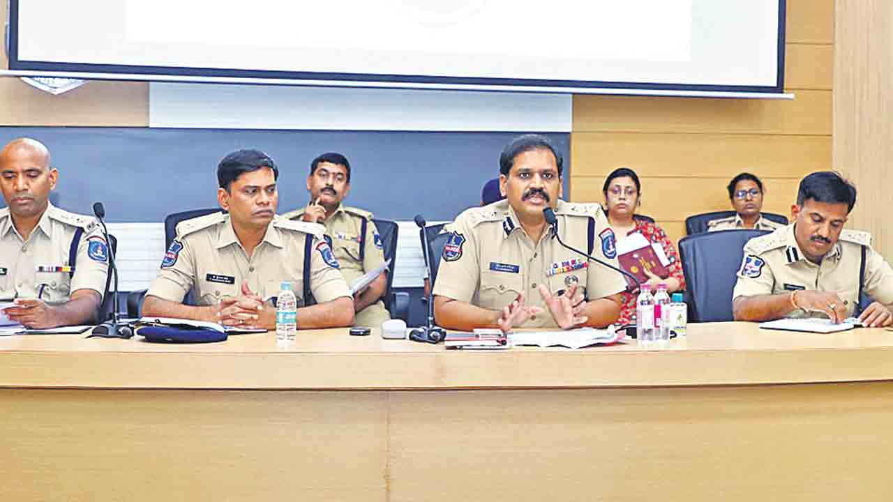 ప్రజలతో మమేకమవుదాం