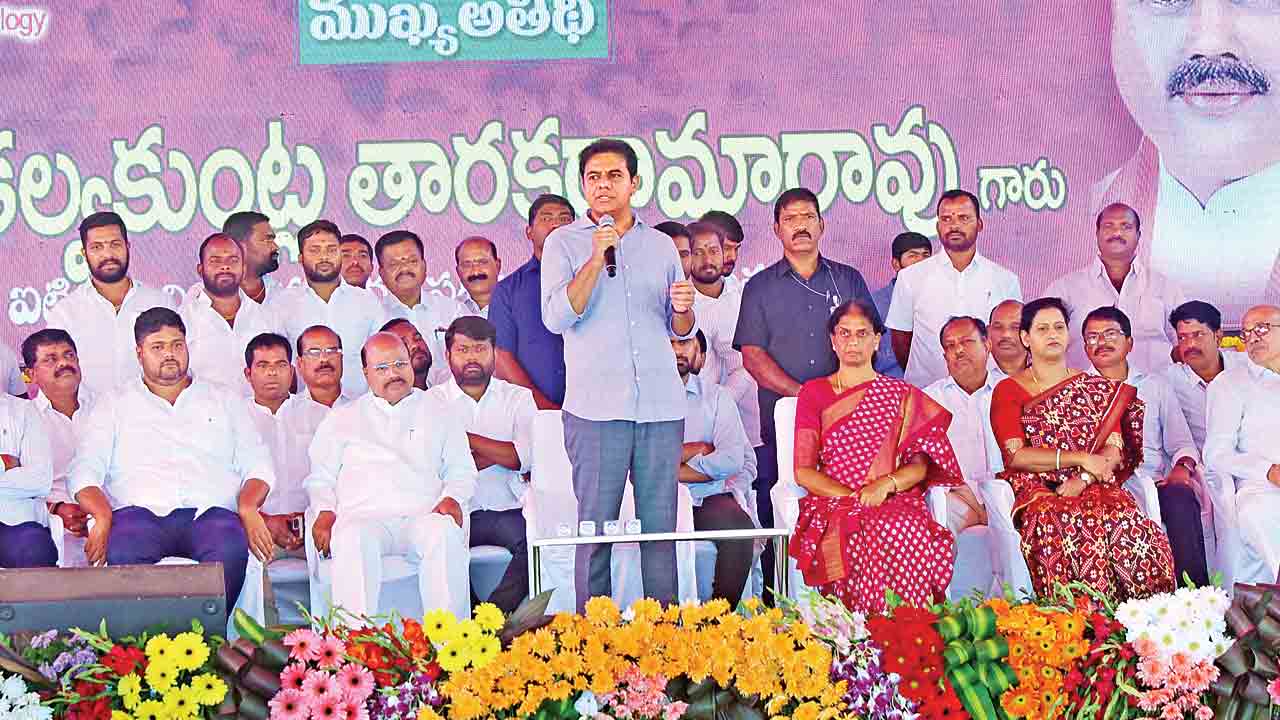 ఫాక్స్‌కాన్‌తో 35 వేల మందికి ఉపాధి