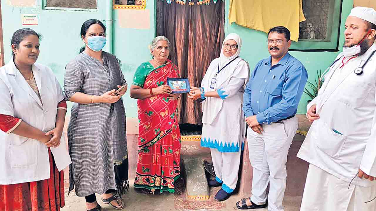 Telangana |  ఆరోగ్య తెలంగాణే లక్ష్యం.. ఇంటి వద్దకే బీపీ, షుగర్‌ మందులు