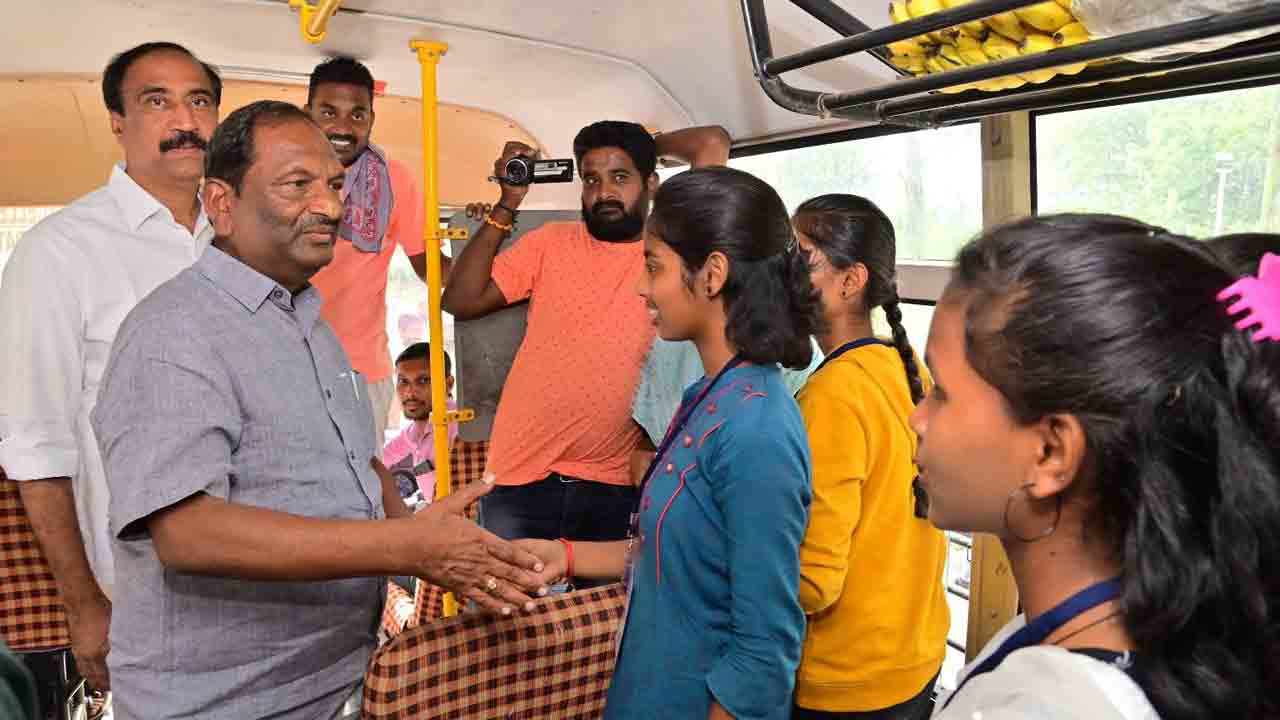 రాష్ట్రస్థాయిలో రాణించి జిల్లా కీర్తిని నిలబెట్టాలి