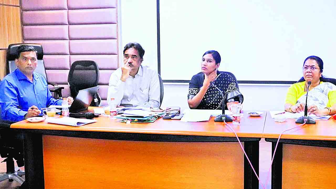 నగరమంతా మూడో నేత్రం