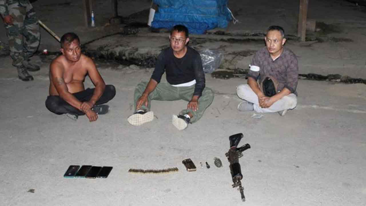 Indian Army | మణిపూర్‌లో ముగ్గురు దుండగులు అరెస్ట్‌.. భారీగా మారణాయుధాలు స్వాధీనం